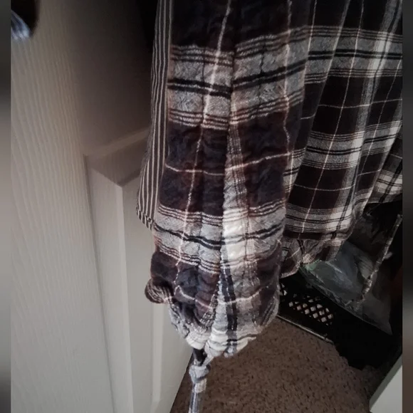 Charlotte Russe Plaid, Buttoned Top, ¾ Sleeve - Picture 7 of 10